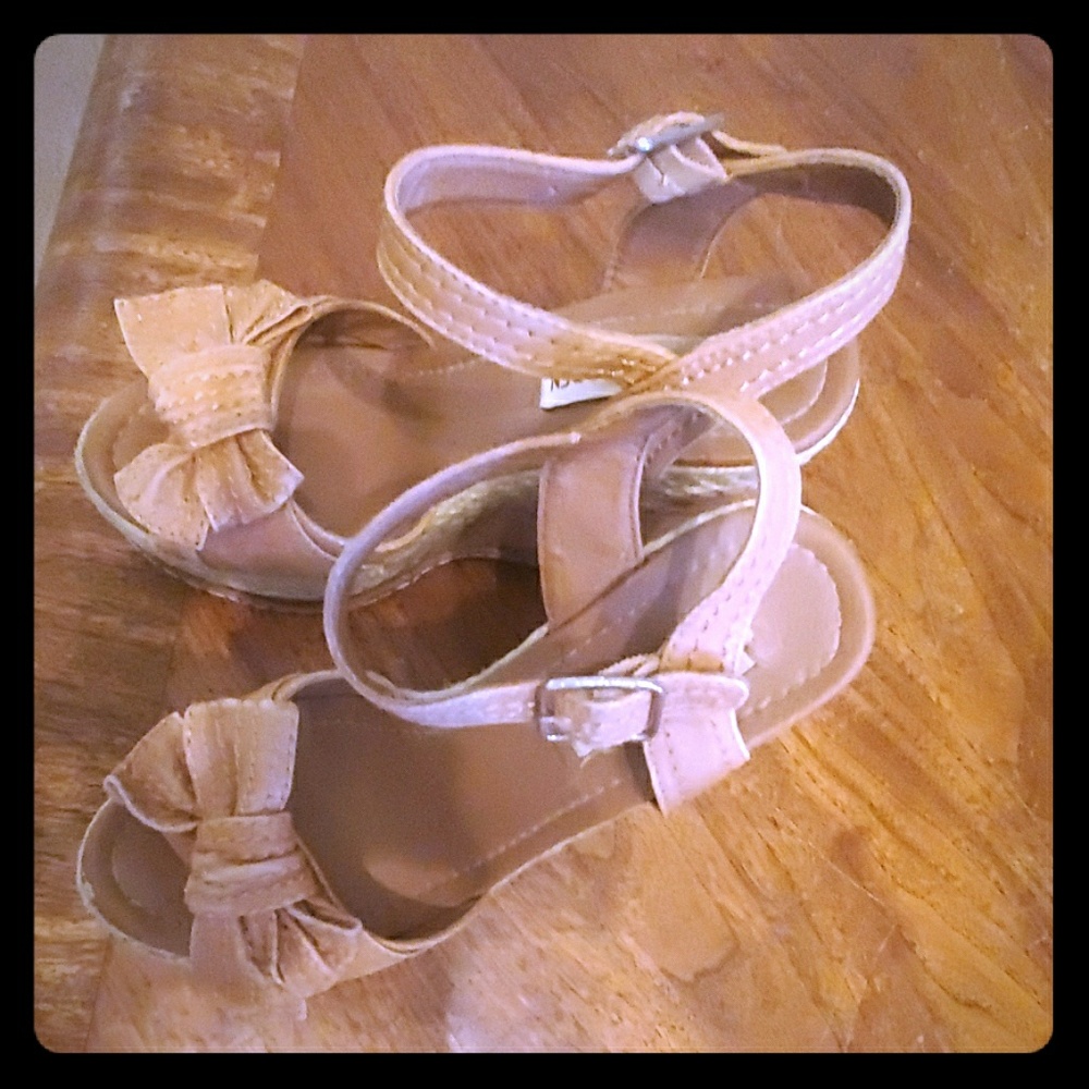 Steve Madden Bow Wedges
